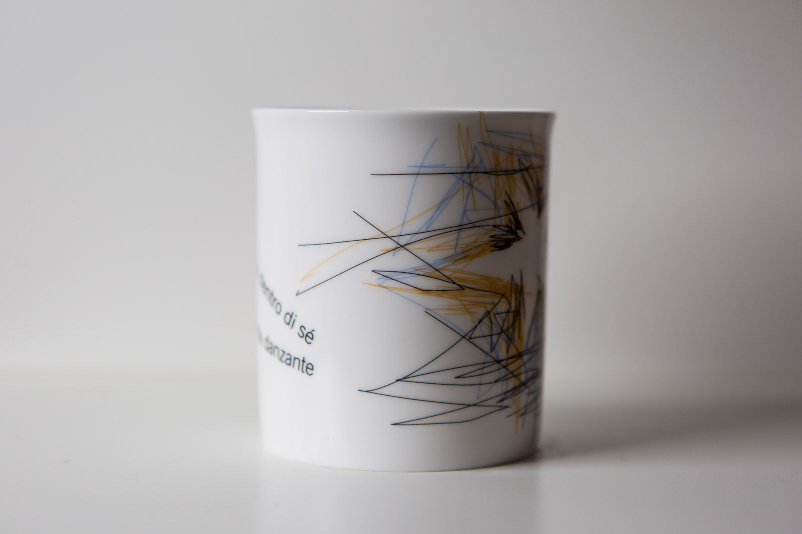 Tazza letteraria - Bisogna avere un caos dentro di sé per generare una stella danzante. Friedrich Nietzsche